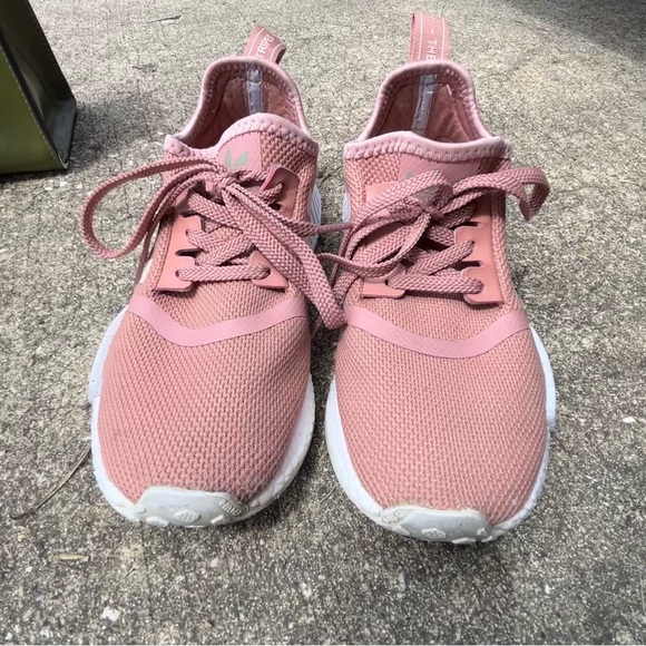 Adidas Originals running shoe
NMD_R1 W Sz 7 1/2 pink / salmon gently used - Picture 5 of 6